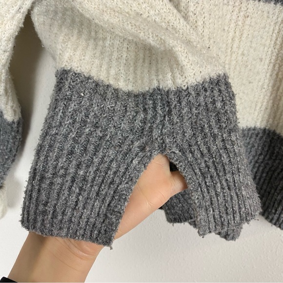 Pink Rose Gray & White Ribbed Collared Sweater - Picture 5 of 9